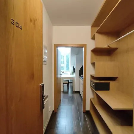 Mensi Apartman Resident C305 S Kuchyni Lägenhet