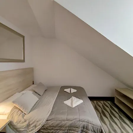Mensi Apartman Resident C305 S Kuchyni Lägenhet *